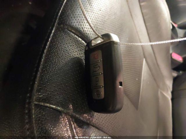 Hyundai ELANTRA Image 4