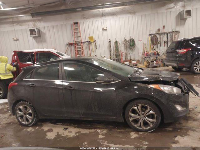 Hyundai ELANTRA Image 16