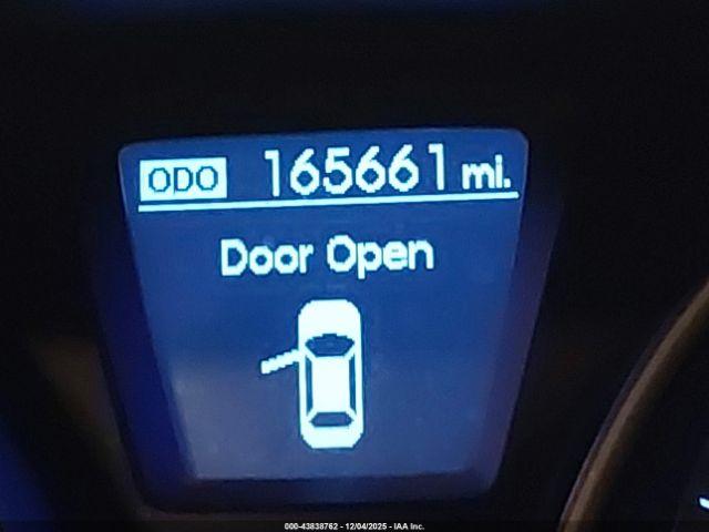 Hyundai ELANTRA Image 5