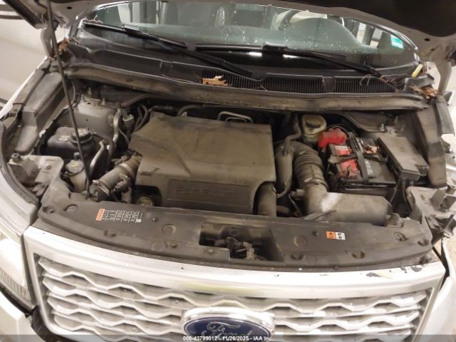 Ford Explorer Platinum Image 10