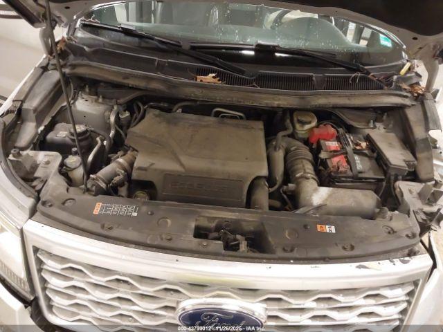 Ford Explorer Platinum Image 10