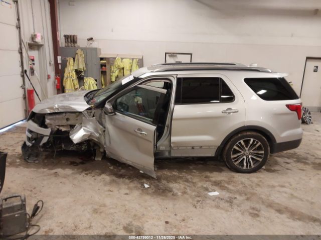 Ford Explorer Platinum Image 11