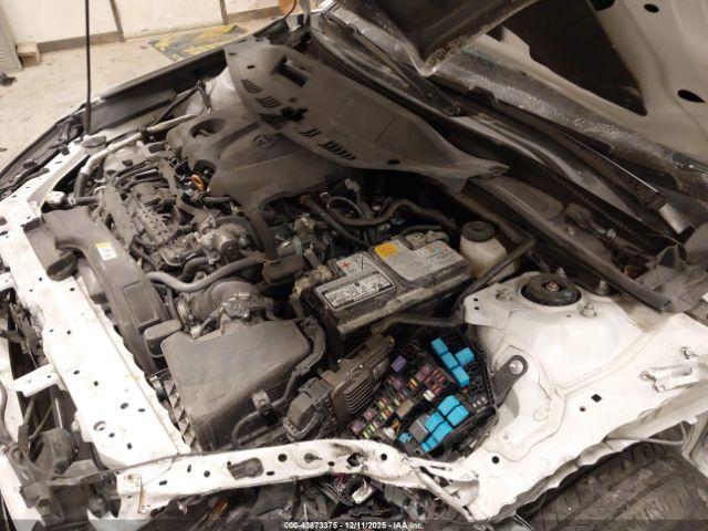 Toyota Camry Se Image 8