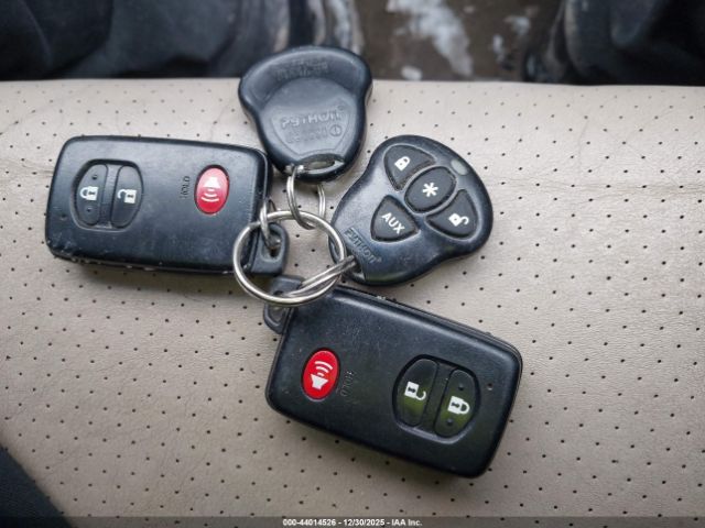 Toyota RAV4 Limited Image 4