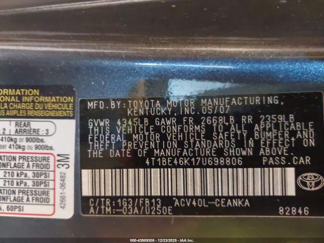 Toyota Camry Le Image 9