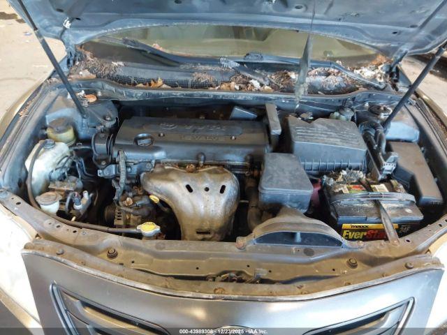 Toyota Camry Le Image 7