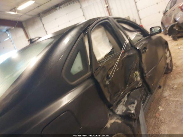 Volvo S40 2.4i Image 11