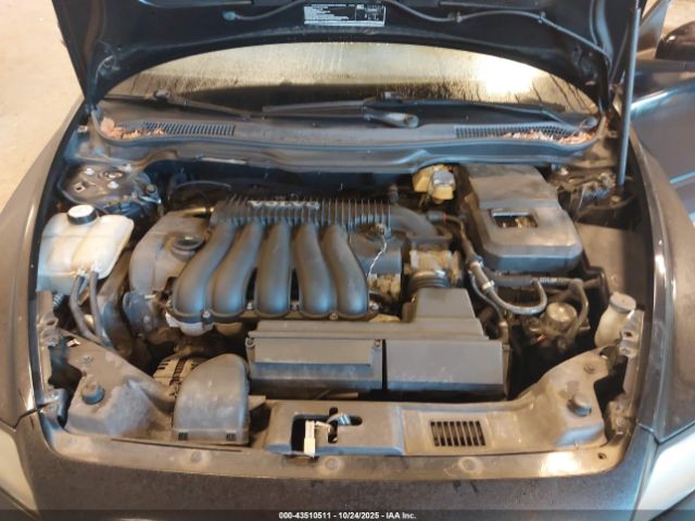 Volvo S40 2.4i Image 4