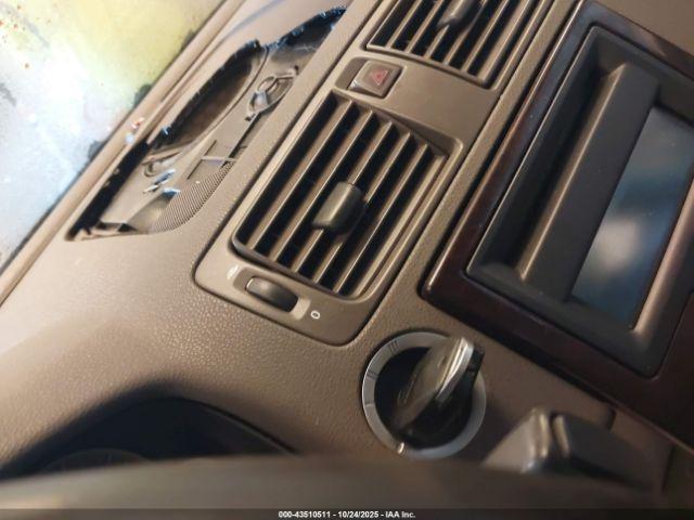 Volvo S40 2.4i Image 3