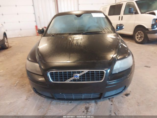 Volvo S40 2.4i Image 2