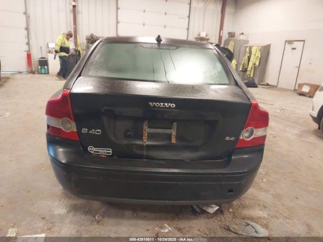 Volvo S40 2.4i Image 15