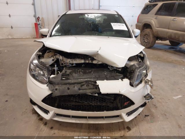 Ford Focus St Image 7