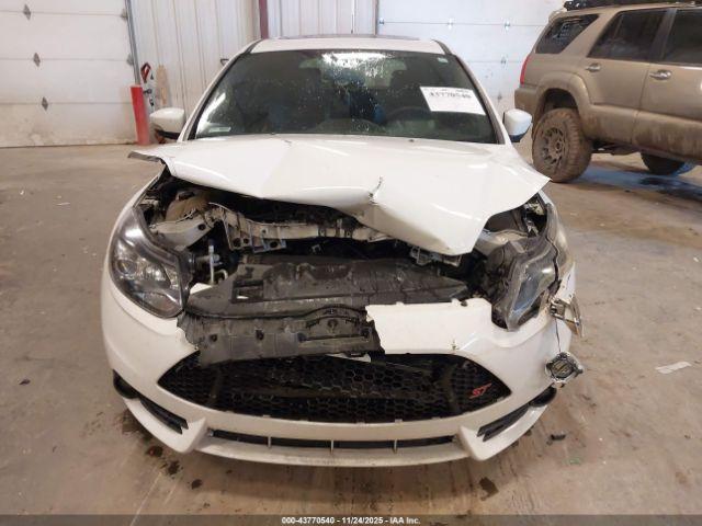 Ford Focus St Image 7