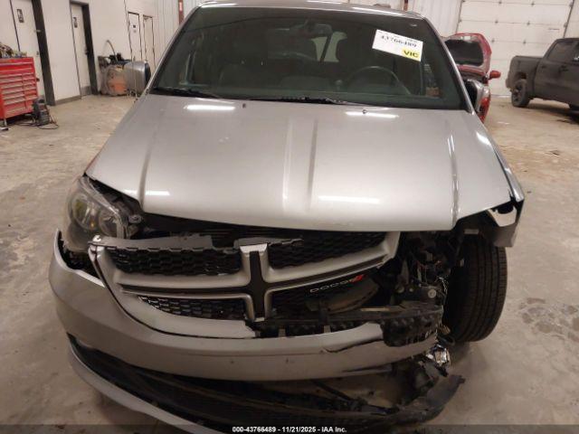 Dodge Grand Caravan Gt Image 10