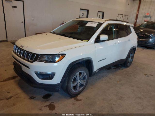 Jeep Compass Latitude 4x4 Image 3