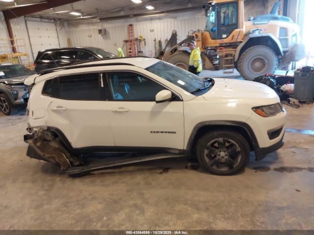 Jeep Compass Latitude 4x4 Image 10