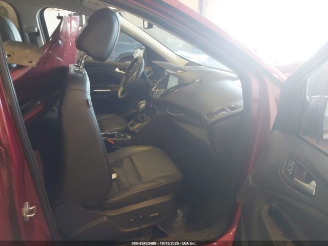 Ford Escape Titanium Image 16