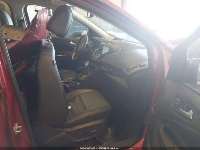 Ford Escape Titanium Image 16