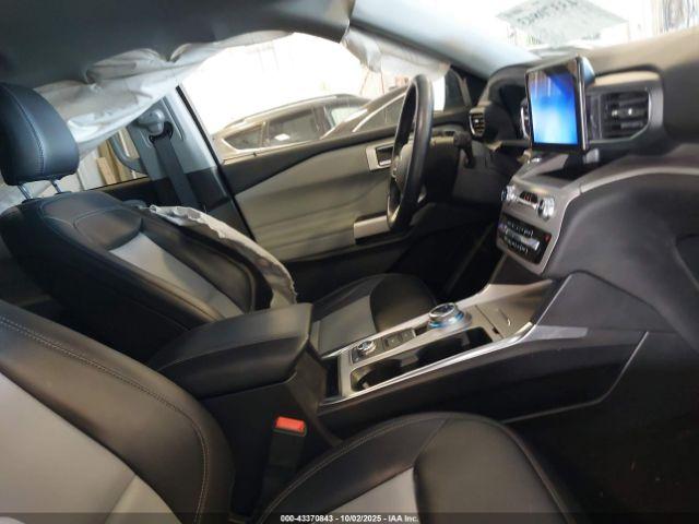 Ford Explorer Xlt Image 15