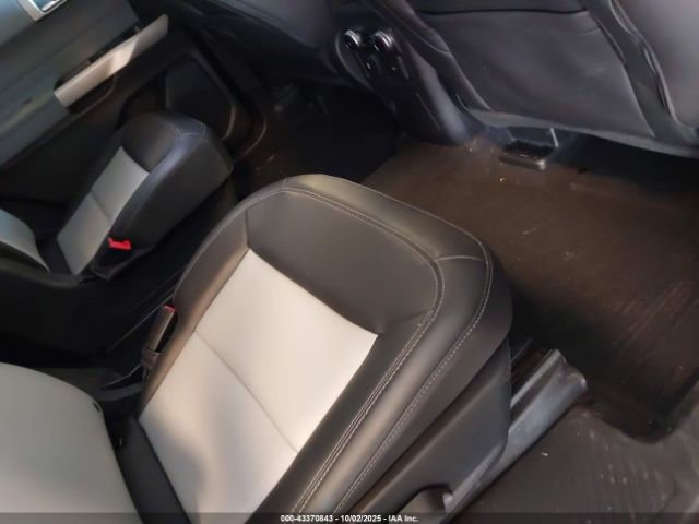 Ford Explorer Xlt Image 4