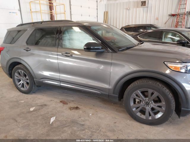 Ford Explorer Xlt Image 9