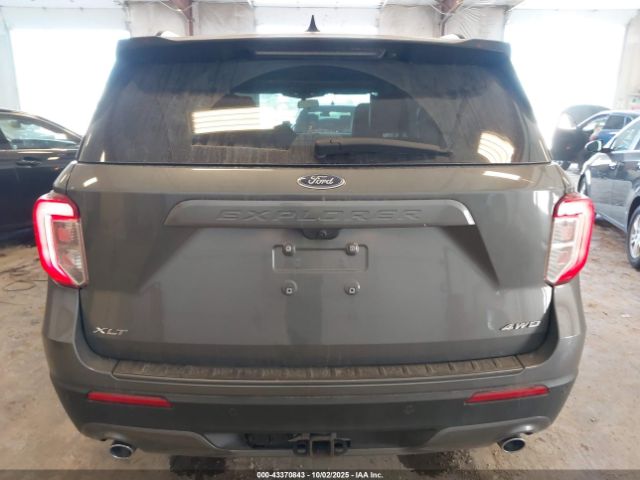 Ford Explorer Xlt Image 8