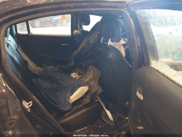 Chrysler 200 Limited Image 11