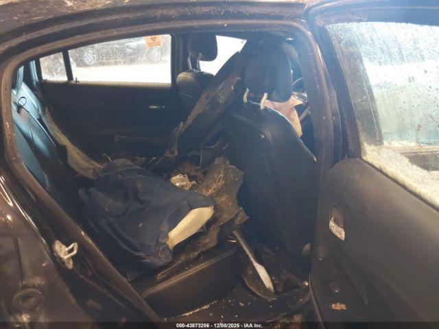 Chrysler 200 Limited Image 11