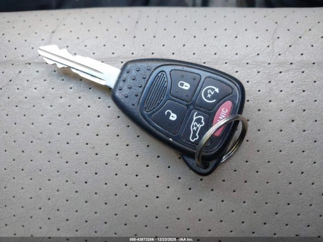 Chrysler 200 Limited Image 16