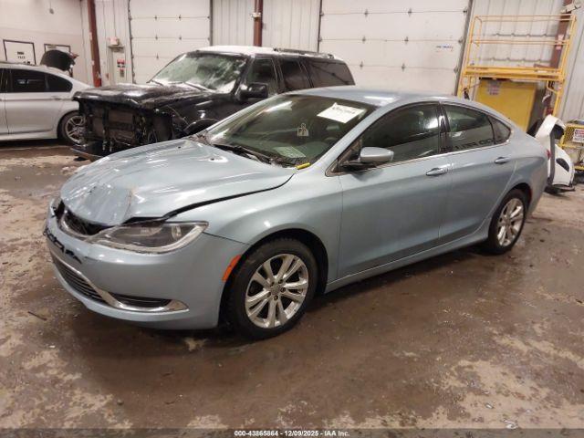 Chrysler 200 Limited Image 2