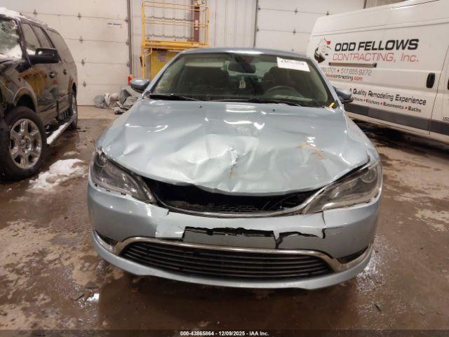Chrysler 200 Limited Image 7
