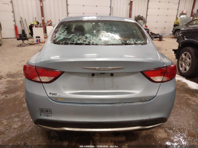 Chrysler 200 Limited Image 12