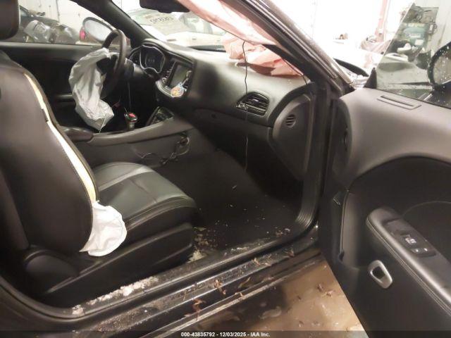 Dodge Challenger Image 3