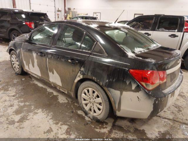 Chevrolet Cruze Ls Auto Image 8