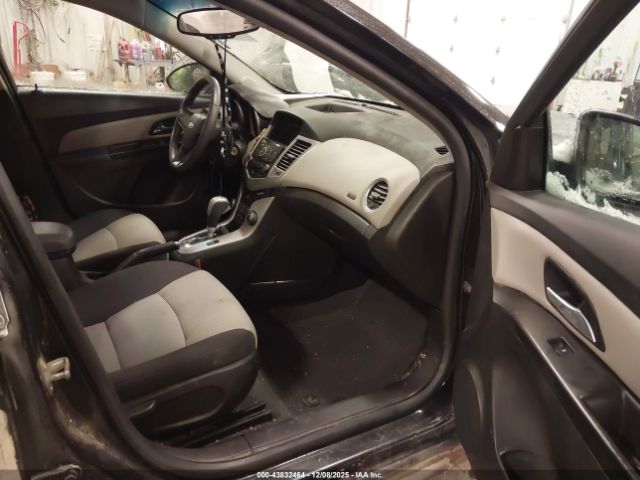 Chevrolet Cruze Ls Auto Image 15
