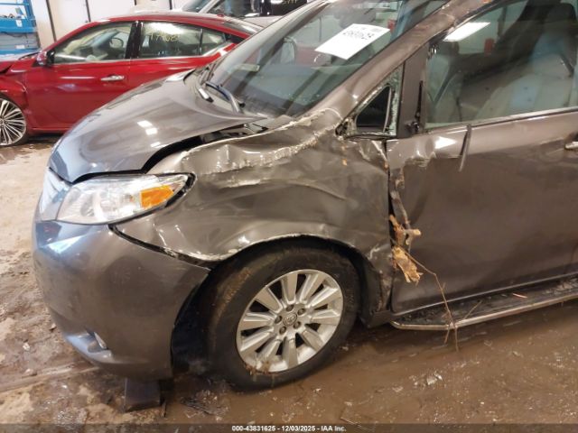 Toyota Sienna Limited 7 Passenger Image 2