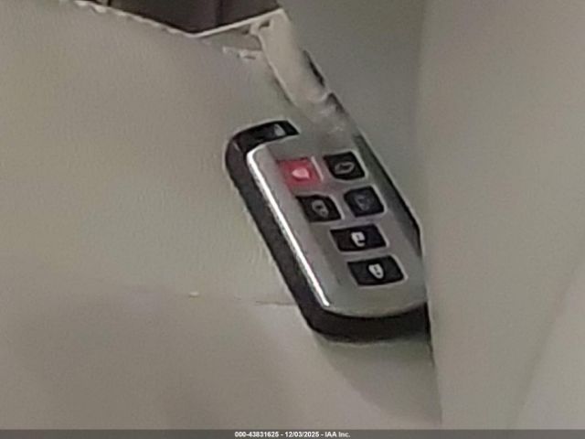 Toyota Sienna Limited 7 Passenger Image 16