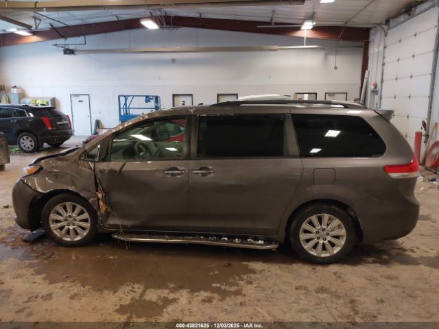Toyota Sienna Limited 7 Passenger Image 15