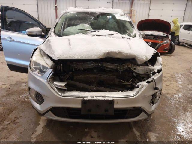 Ford Escape Titanium Image 12