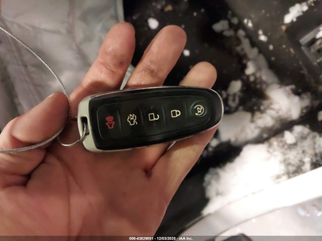 Ford Escape Titanium Image 9