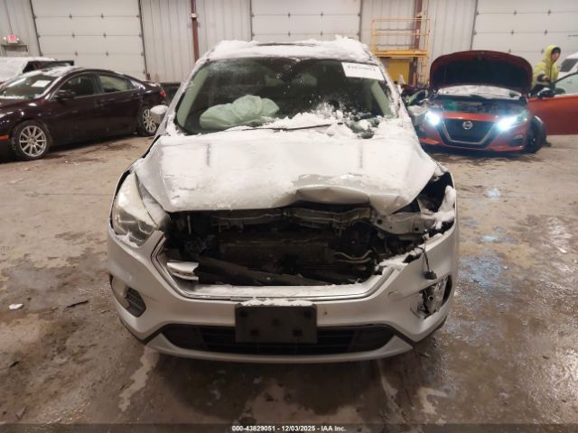 Ford Escape Titanium Image 2