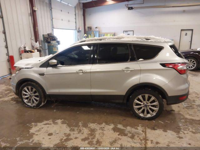 Ford Escape Titanium Image 13