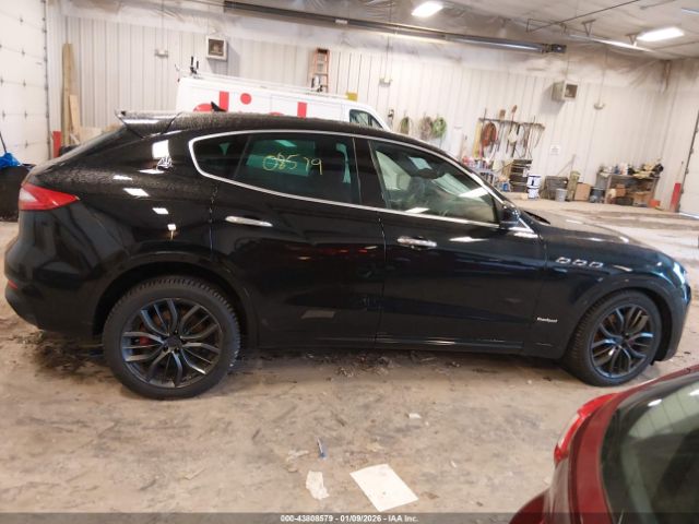 Maserati Levante Gransport Image 8