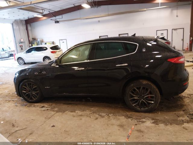 Maserati Levante Gransport Image 12