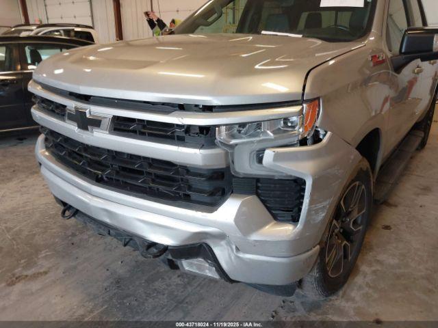 Chevrolet Silverado 1500 4wd  Short Bed Rst Image 3