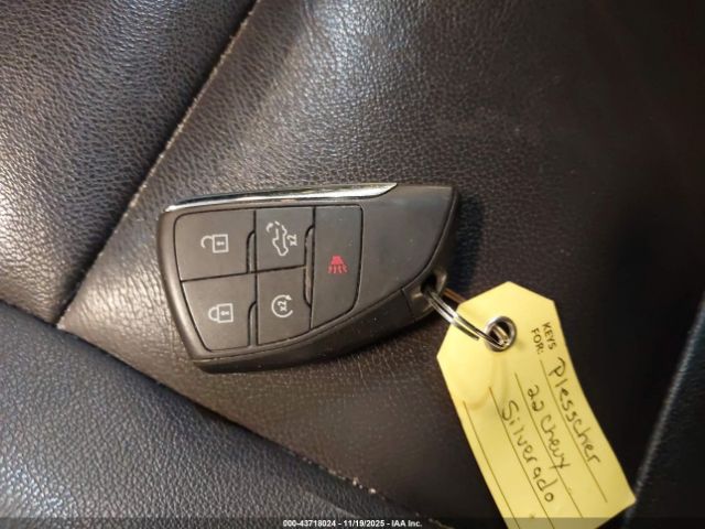 Chevrolet Silverado 1500 4wd  Short Bed Rst Image 8