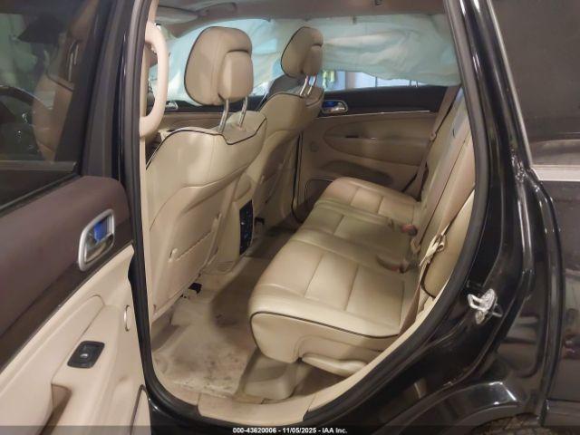 Jeep Grand Cherokee Overland 4x4 Image 15