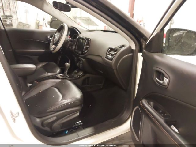 Jeep Compass Limited 4x4 Image 8