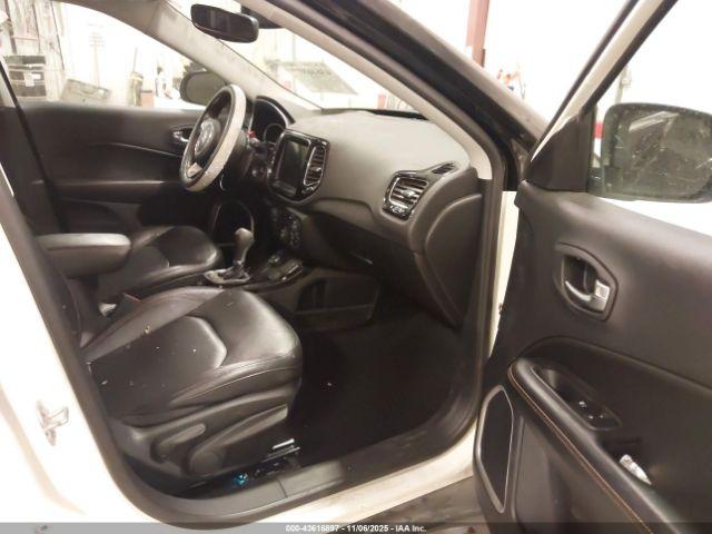 Jeep Compass Limited 4x4 Image 8