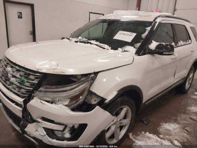 Ford Explorer Xlt Image 2